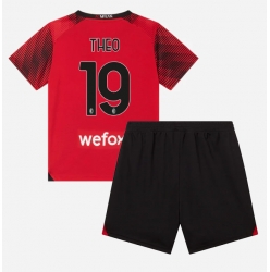Fotbollsset Barn AC Milan Theo Hernandez #19 Hemmatröja 2023-24 Mini-Kit Kortärmad (+ korta byxor)