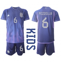 Fotbollsset Barn Argentina German Pezzella #6 Bortatröja VM 2022 Mini-Kit Kortärmad (+ korta byxor)