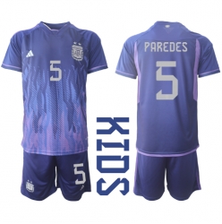 Fotbollsset Barn Argentina Leandro Paredes #5 Bortatröja VM 2022 Mini-Kit Kortärmad (+ korta byxor)