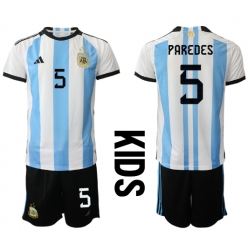 Fotbollsset Barn Argentina Leandro Paredes #5 Hemmatröja VM 2022 Mini-Kit Kortärmad (+ korta byxor)