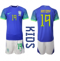Fotbollsset Barn Brasilien Antony #19 Bortatröja VM 2022 Mini-Kit Kortärmad (+ korta byxor)