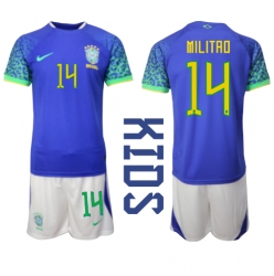 Fotbollsset Barn Brasilien Eder Militao #14 Bortatröja VM 2022 Mini-Kit Kortärmad (+ korta byxor)