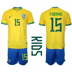 Fotbollsset Barn Brasilien Fabinho #15 Hemmatröja VM 2022 Mini-Kit Kortärmad (+ korta byxor)