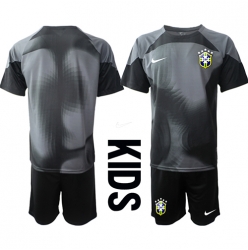 Fotbollsset Barn Brasilien Målvakt Hemmatröja VM 2022 Mini-Kit Kortärmad (+ korta byxor)