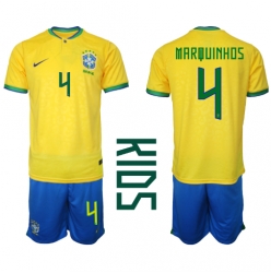 Fotbollsset Barn Brasilien Marquinhos #4 Hemmatröja VM 2022 Mini-Kit Kortärmad (+ korta byxor)