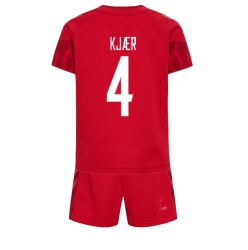 Fotbollsset Barn Danmark Simon Kjaer #4 Hemmatröja VM 2022 Mini-Kit Kortärmad (+ korta byxor)