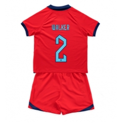 Fotbollsset Barn England Kyle Walker #2 Bortatröja VM 2022 Mini-Kit Kortärmad (+ korta byxor)