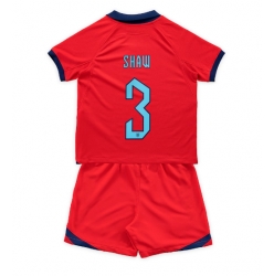 Fotbollsset Barn England Luke Shaw #3 Bortatröja VM 2022 Mini-Kit Kortärmad (+ korta byxor)