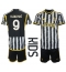 Fotbollsset Barn Juventus Dusan Vlahovic #9 Hemmatröja 2023-24 Mini-Kit Kortärmad (+ korta byxor)