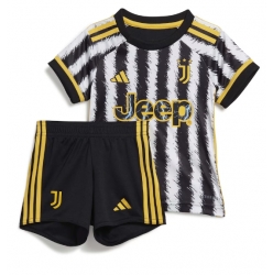 Fotbollsset Barn Juventus Hemmatröja 2023-24 Mini-Kit Kortärmad (+ korta byxor)