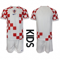 Fotbollsset Barn Kroatien Hemmatröja VM 2022 Mini-Kit Kortärmad (+ korta byxor)