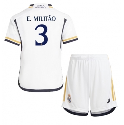 Fotbollsset Barn Real Madrid Eder Militao #3 Hemmatröja 2023-24 Mini-Kit Kortärmad (+ korta byxor)