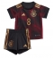 Fotbollsset Barn Tyskland Leon Goretzka #8 Bortatröja VM 2022 Mini-Kit Kortärmad (+ korta byxor)