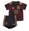 Fotbollsset Barn Tyskland Serge Gnabry #10 Bortatröja VM 2022 Mini-Kit Kortärmad (+ korta byxor)