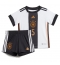 Fotbollsset Barn Tyskland Thilo Kehrer #5 Hemmatröja VM 2022 Mini-Kit Kortärmad (+ korta byxor)