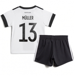 Fotbollsset Barn Tyskland Thomas Muller #13 Hemmatröja VM 2022 Mini-Kit Kortärmad (+ korta byxor)